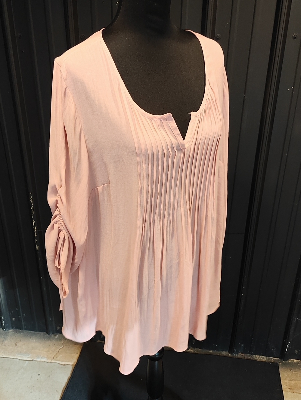 torrid Blush Pink Pleated V-Neck Tunic Blouse